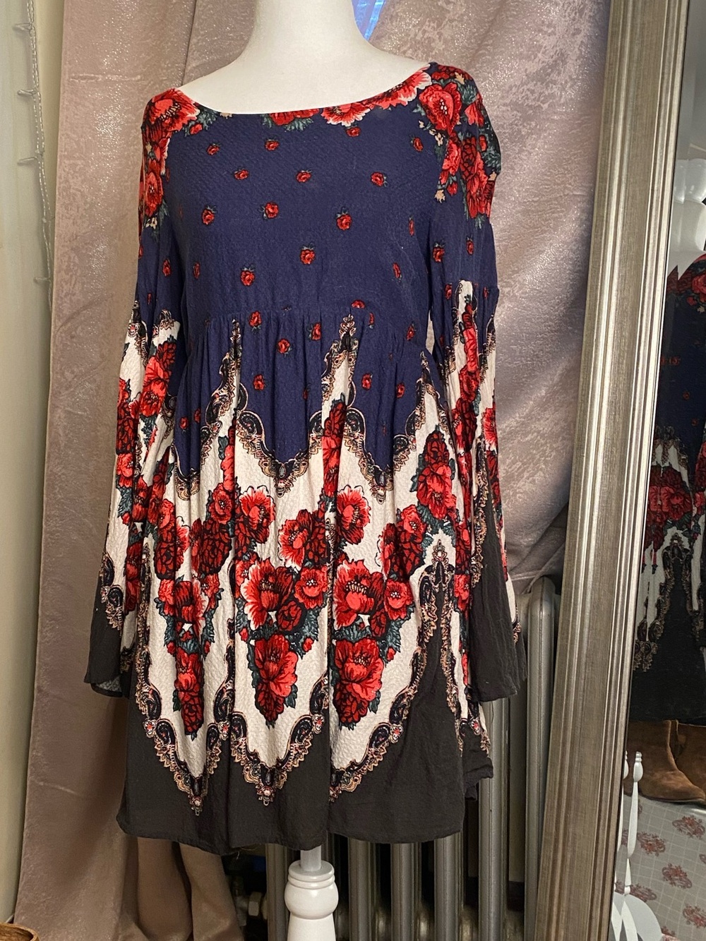 Free People XS Boho Long-Sleeve Swing Tunic Mini Dress - Navy and Red Floral
